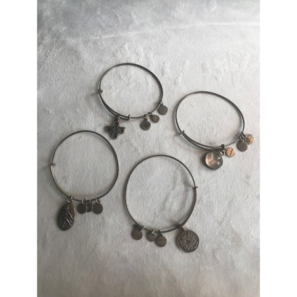 Alex And Ani Lot Of 4 Charm Bracelets As Is As Shown - Picture 1 of 5